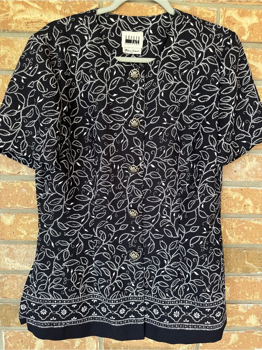 Leslie Fay Black Short-Sleeve Button Front Top with White Leaf Print